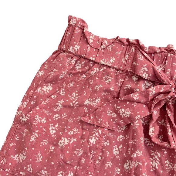 SO Super High Rise Soft Shortie Flowy Pink Shorts Floral Pattern Pockets Sz Med - Picture 3 of 8